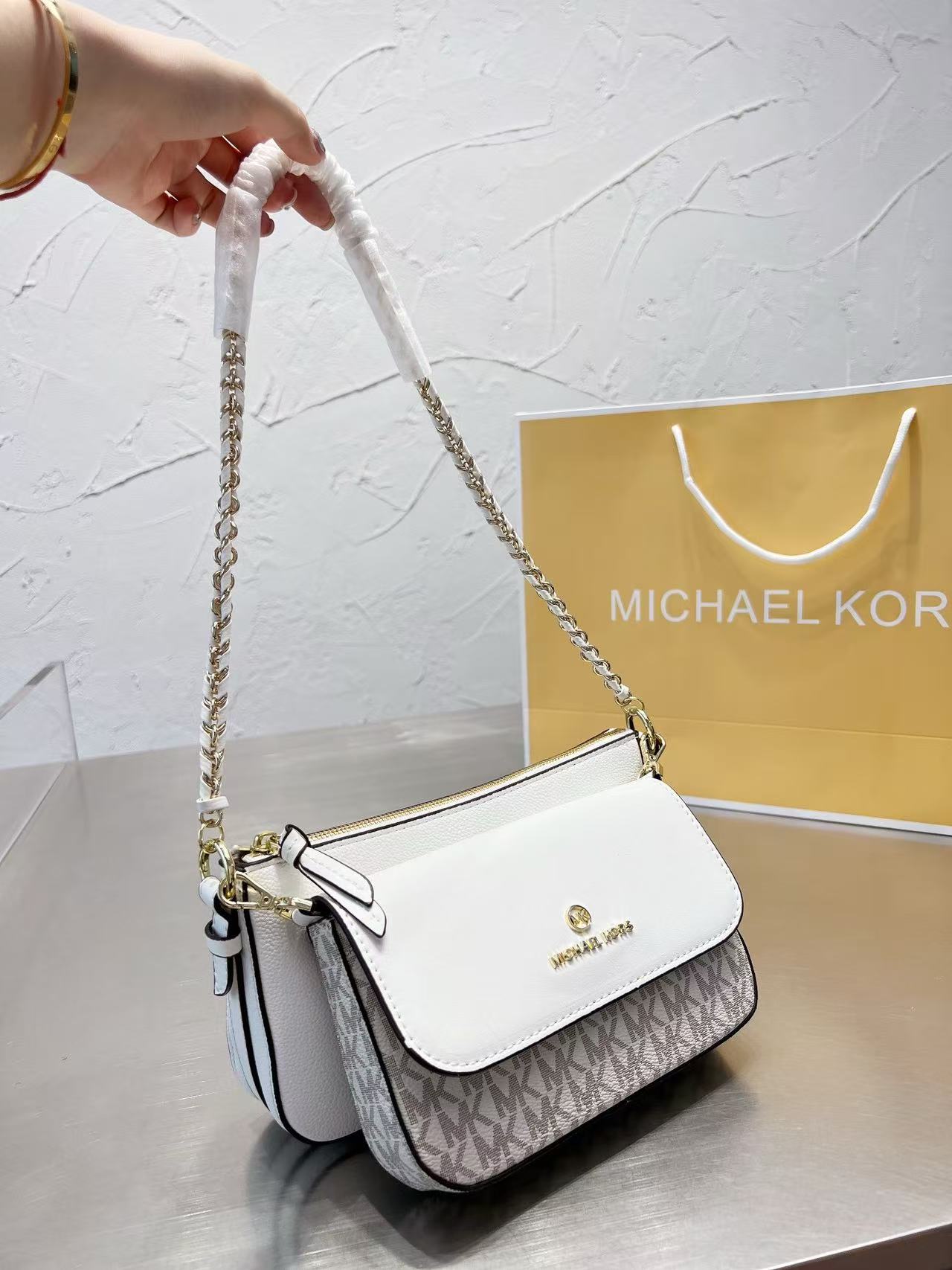 Women'S Bags Michael Kors - Brand new Michael Kors Ole Jet