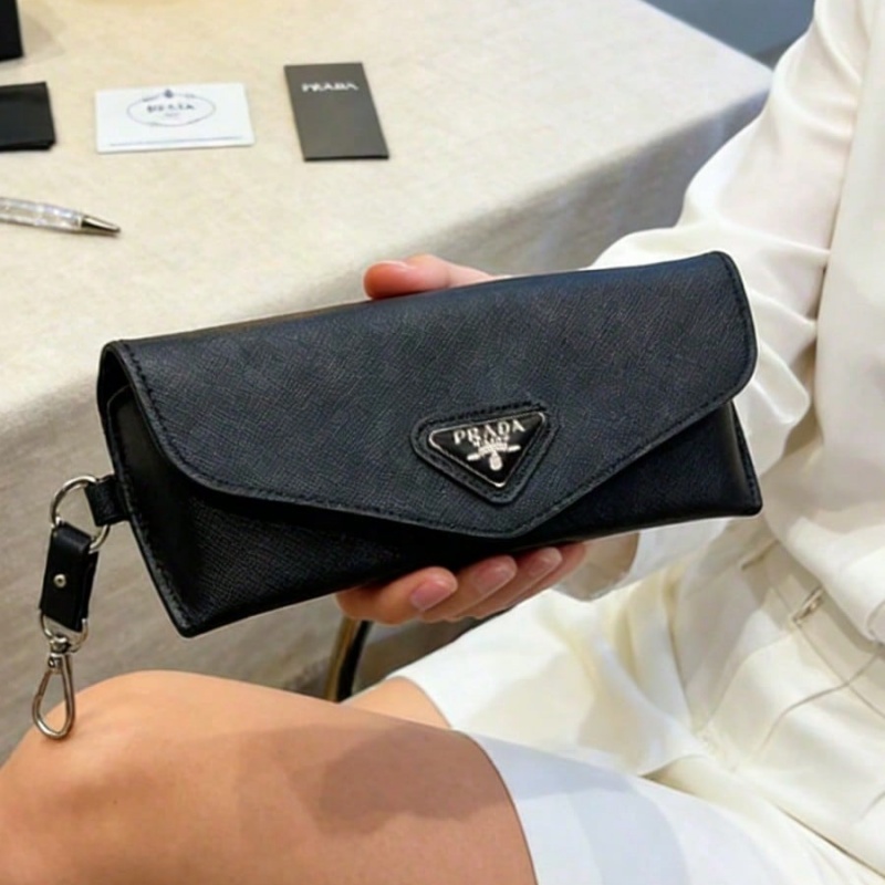 Prada Black Leather Eyeglass C - Women Bags Prada recension och pris