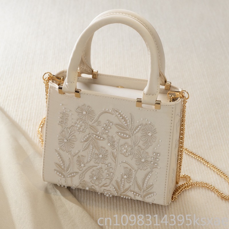 Embroidered Pearl Handbag Vint - Top Handle Structured recension och pris