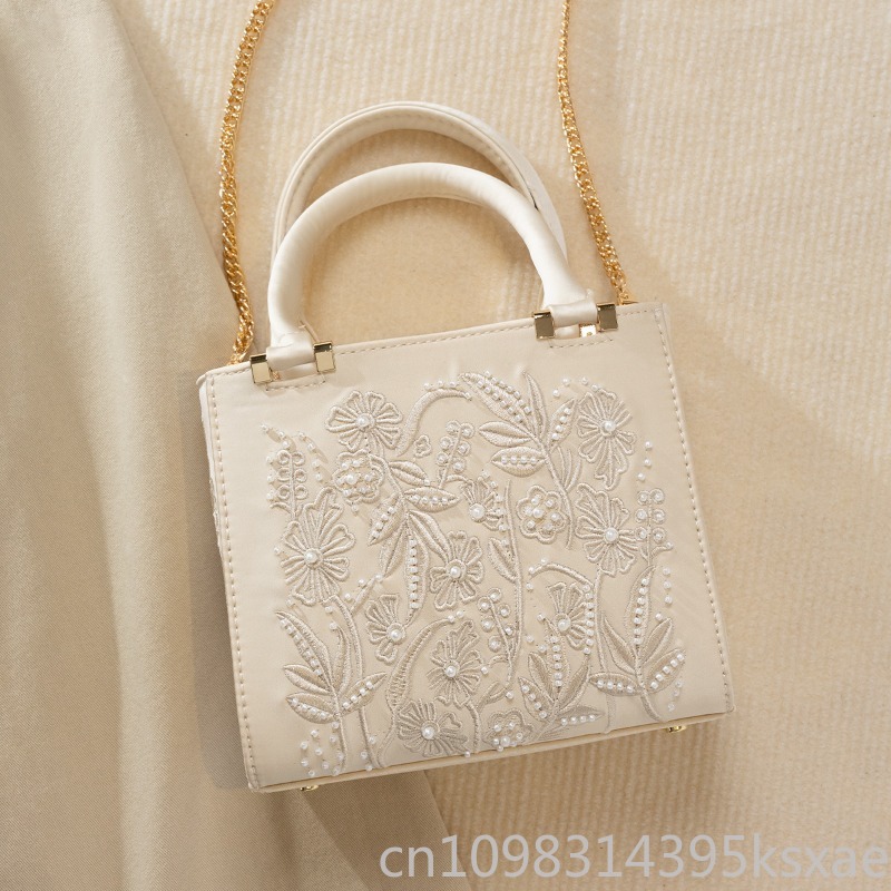Embroidered Pearl Handbag Vint - Top Handle Structured recension och pris
