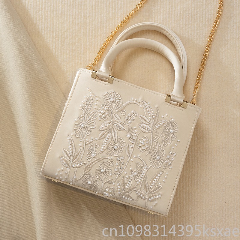 Embroidered Pearl Handbag Vint - Top Handle Structured recension och pris